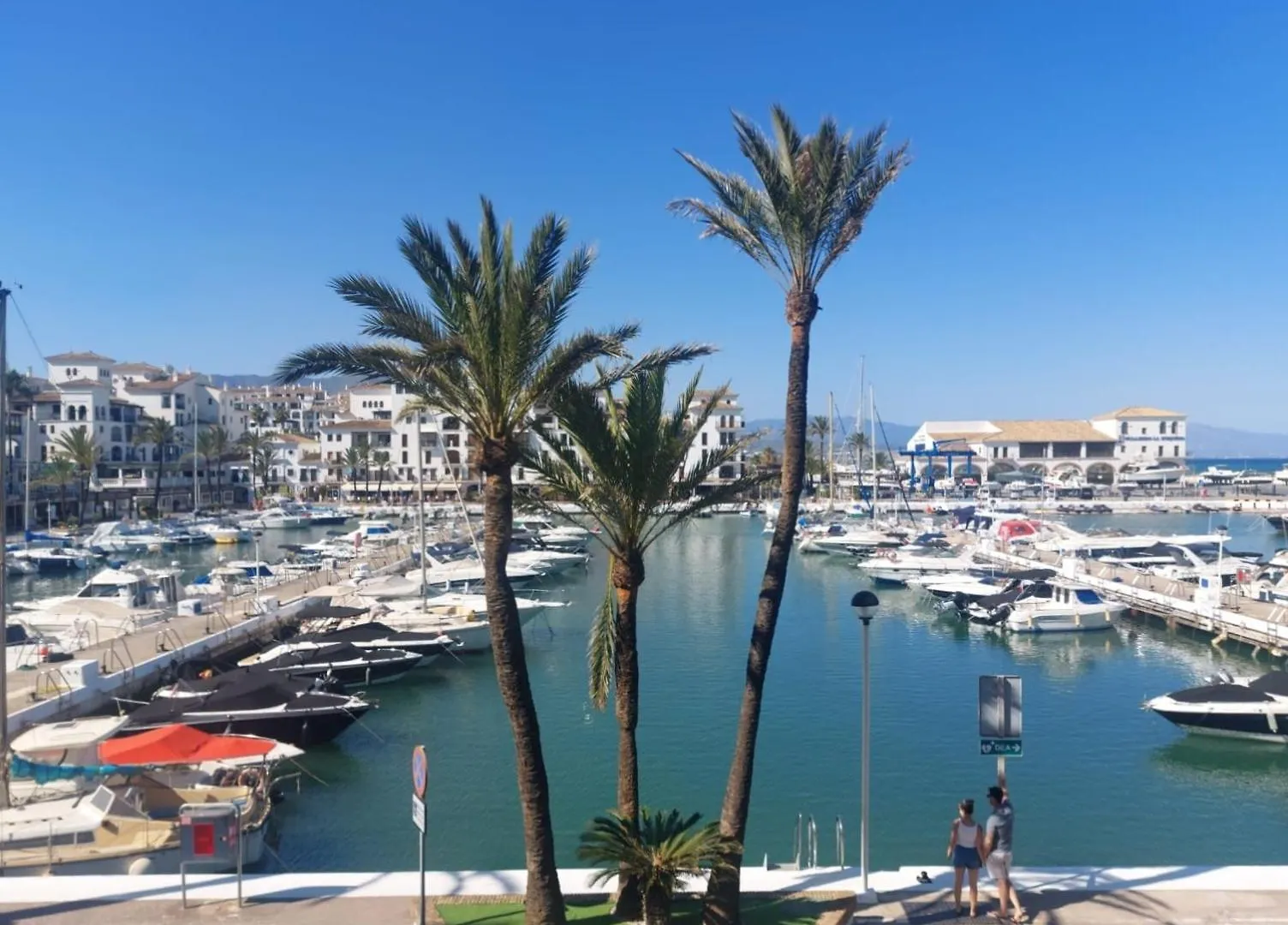 Apto Con Vista Al Puerto Y Salida A La Playa Manilva